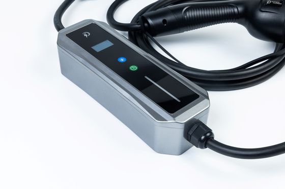 Car Mode2 IEC62196 230V 1-Phase 32A Max 7kw Portable EV Charger With Type2 Connector