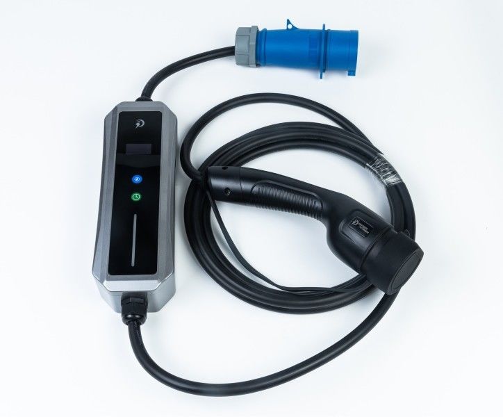 Car Mode2 IEC62196 230V 1-Phase 32A Max 7kw Portable EV Charger With Type2 Connector